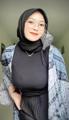 Ukhti Salsa Viral Jilbab Mengekspos Apem Mulus Pink Tembem Didepan Cermin Top Trend 2025