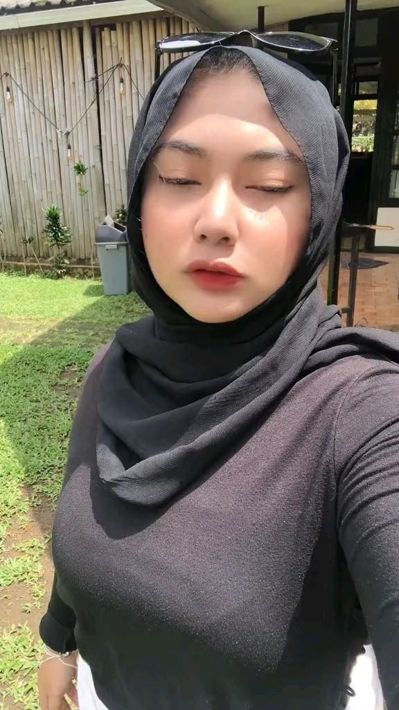 Indo Viral Terbaru 2025 Hijab Live Pamer Toket Bagus Jelita Hot Banget