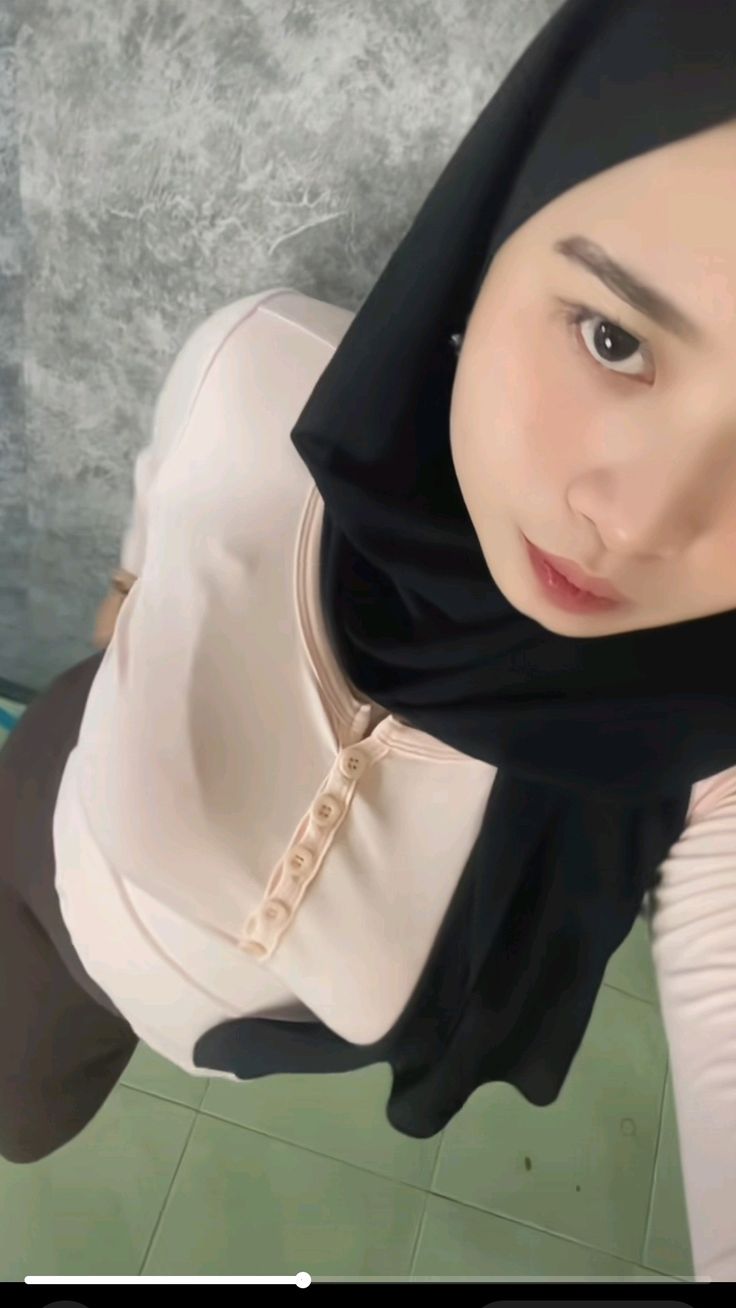 Yandex Viral Terbaru 2025 Bibirmu Menarikku Seperti Gravitasi Abg Hijab Indonesia 2025 Viral