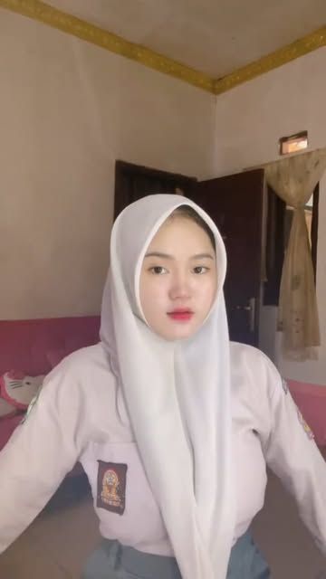 Hijab Viral Hijab Video ABG SMA Indo Aqilla Kacamata Pink Atas Bawah Imut Tutorial Wiwik Top 10 Trending Global Indonesia 2025
